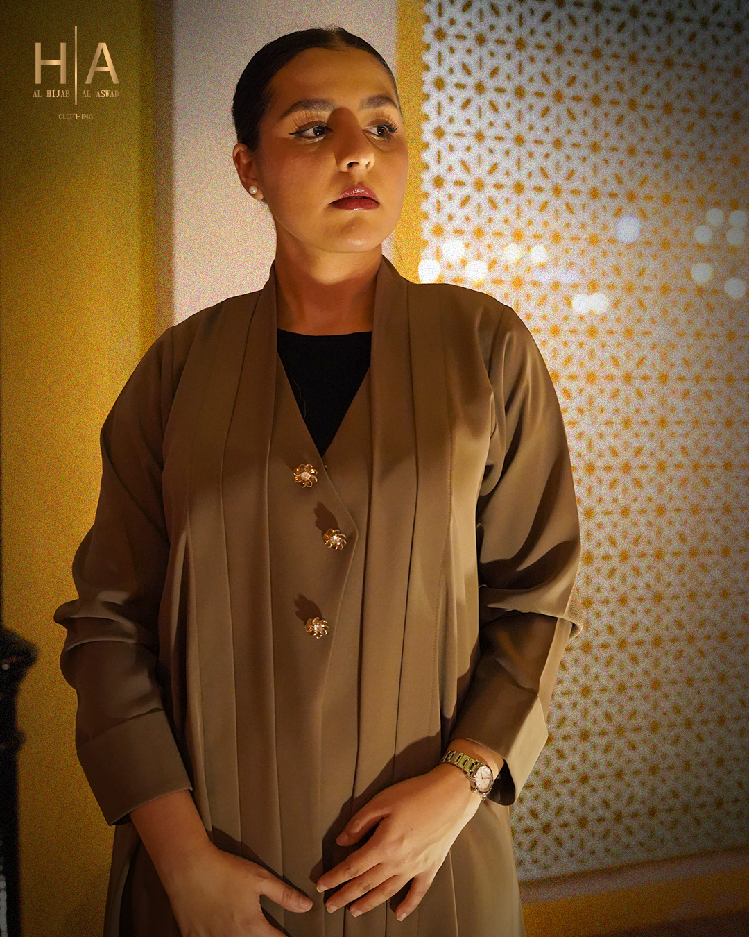 Classic Pattern Abaya - Image 2