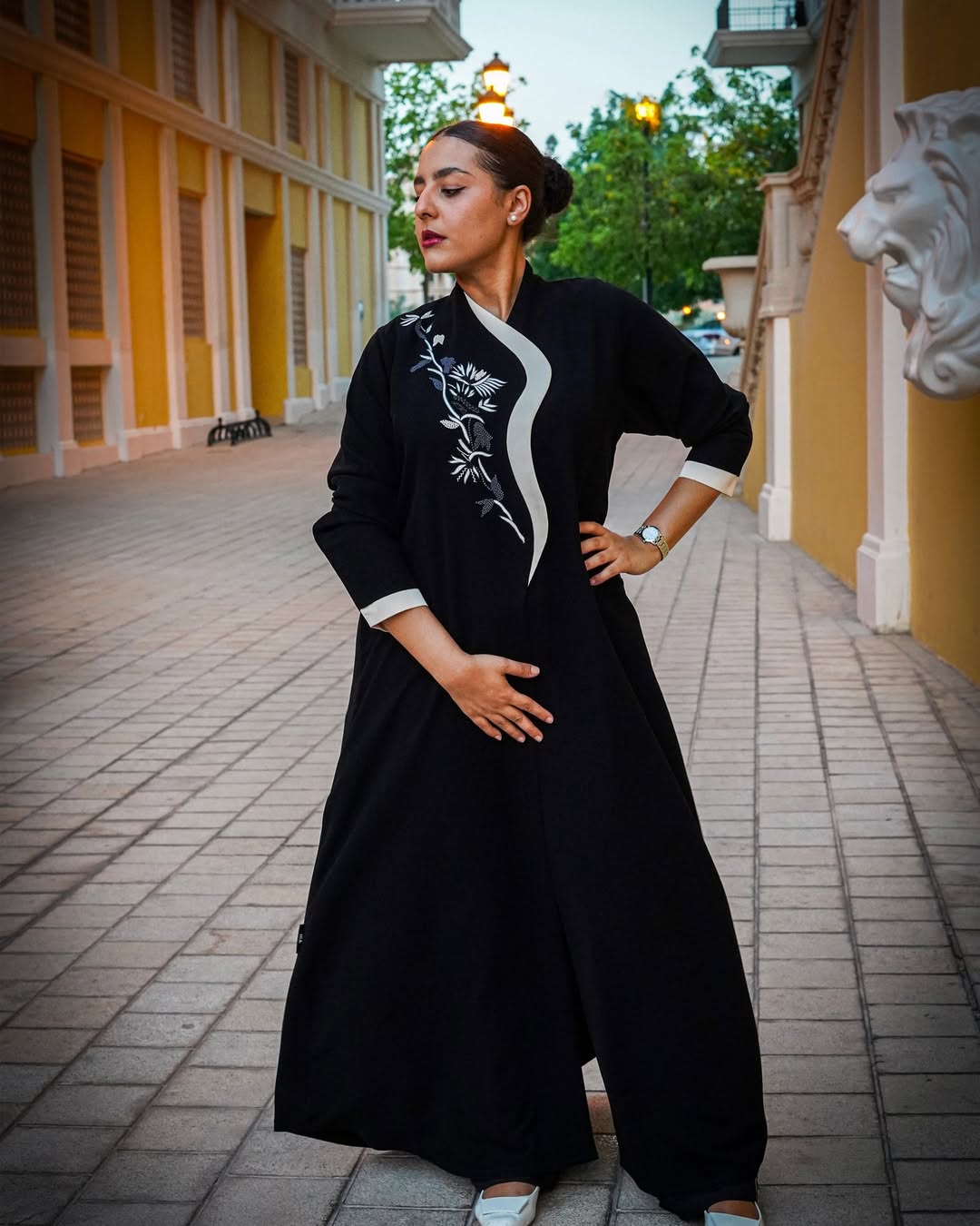 Black & White Zardozi Work Abaya - Image 2