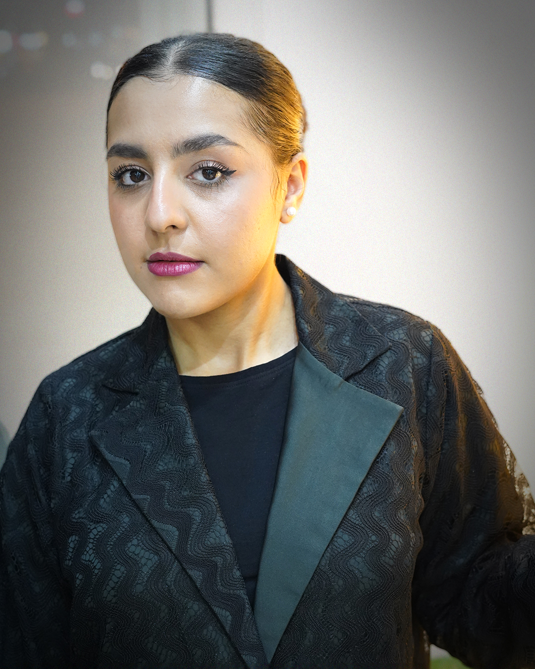 Dantel Fabric Abaya with Collar Design - Image 2