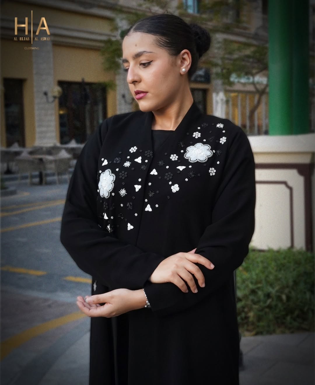 Black & White Contrast Handwork Abaya - Image 2